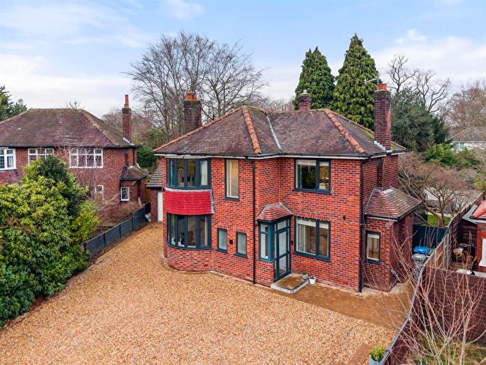 4 Bedroom Detached House For Sale In Greenway Close, Sale, M33