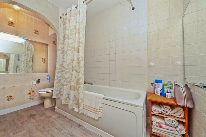 1 Bedroom Flat To Rent In Watford Road, Northwood, HA6