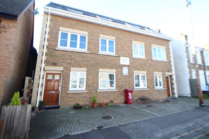1 Bedroom Apartment To Rent In Hencroft Street North, Slough, Berkshire, SL1