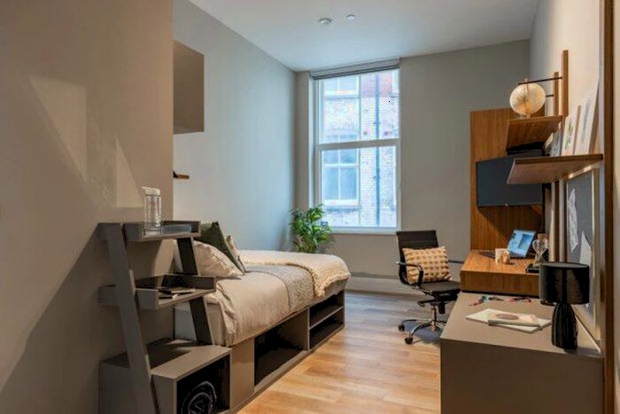 Studio To Rent In Corporation Street, Birmingham, B4