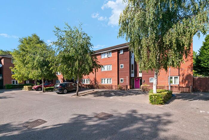 2 Bedroom Flat For Sale In Owen Close, Northolt, UB5