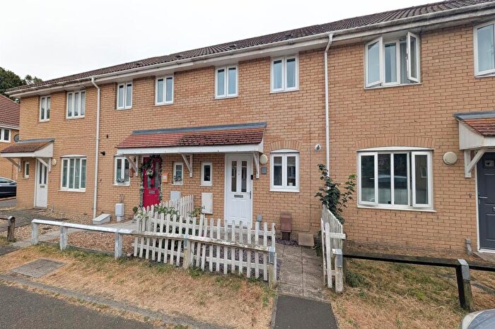 2 Bedroom Link Detached House For Sale In Sassoon Close, Newmarket, CB8