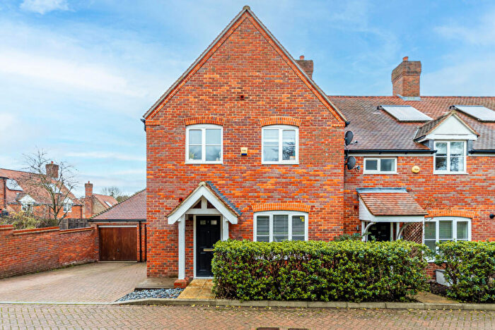 3 Bedroom End Of Terrace House For Sale In Humbers Hoe, Markyate, St. Albans, Hertfordshire, AL3