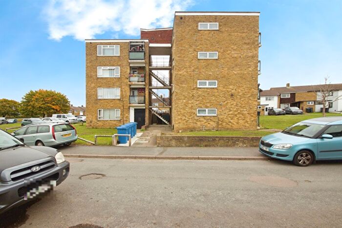 1 Bedroom Flat For Sale In Little Pynchons, Harlow, CM18