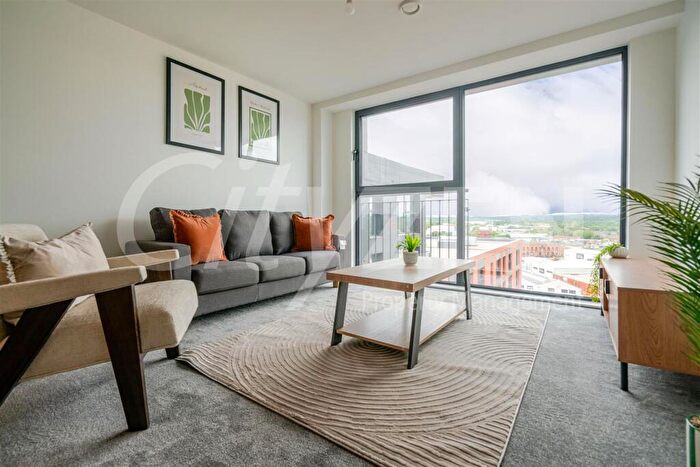 2 Bedroom Flat To Rent In Willow Court, Salford, M6