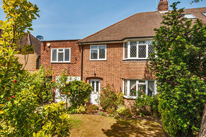 4 Bedroom House For Sale In Buckingham Avenue, Whetstone, N20