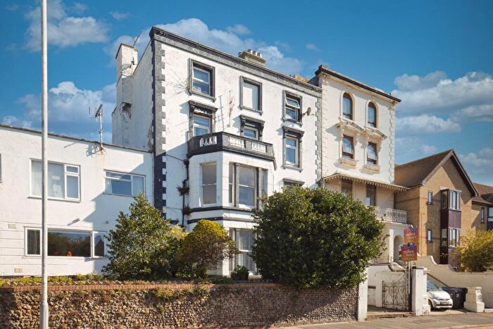 2 Bedroom Flat For Sale In Victoria Road, Ramsgate, Kent, CT11
