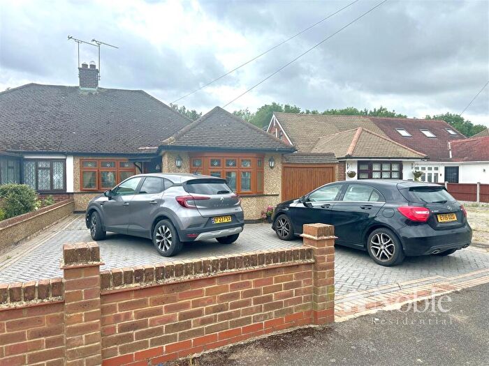 3 Bedroom Semi-Detached Bungalow For Sale In Fyfield Close, West Horndon, Brentwood, CM13