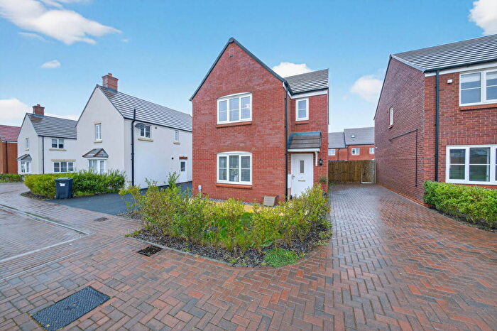 3 Bedroom Detached House For Sale In Hedgehog Drive, Rothwell, NN14