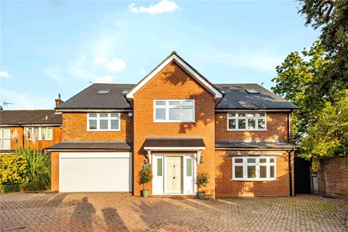 6 Bedroom Detached House For Sale In Hermitage Close, South Woodford, London, E18