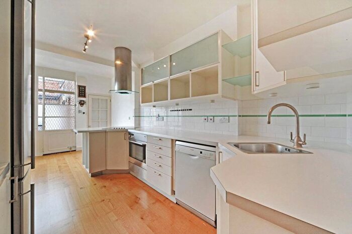 2 Bedroom Flat For Sale In Phillimore Court, Argyll Road, W8