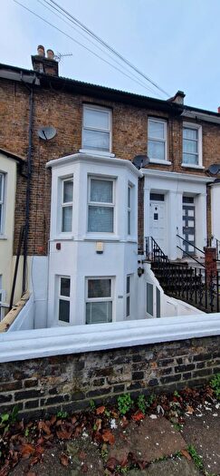 2 Bedroom Flat To Rent In Eglinton Road, London, Greater London, SE18