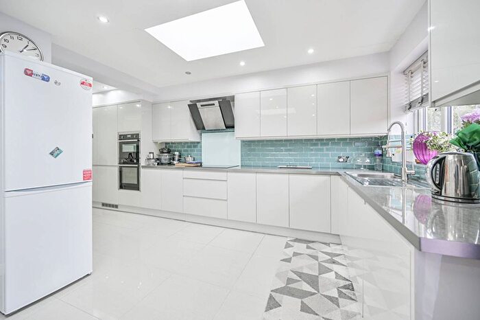 3 Bedroom Terraced House For Sale In Cobham Road, Walthamstow, London, E17