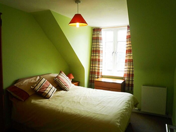3 Bedroom Flat To Rent In Mckenzie Place, Aberdeen, AB24