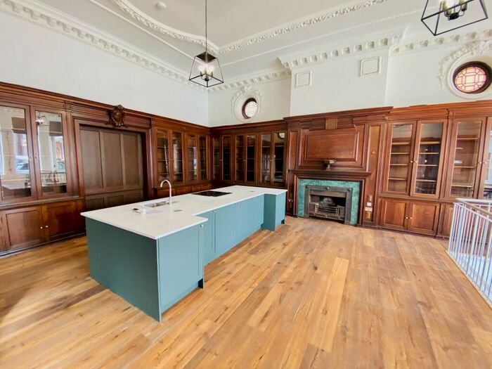 4 Bedroom Duplex To Rent In St. Marys Gate, Derby, DE1