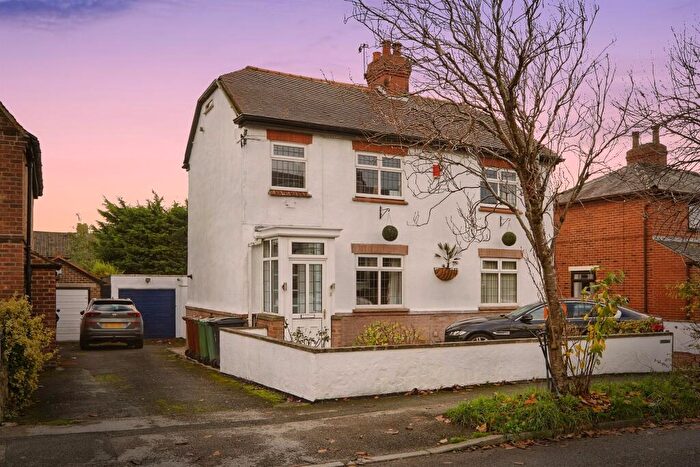 5 Bedroom Detached House For Sale In Alexandra Road, Pudsey, LS28