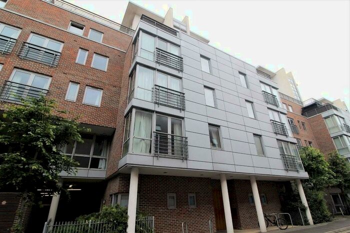 1 Bedroom Flat To Rent In Cross Street, Portsmouth, PO1