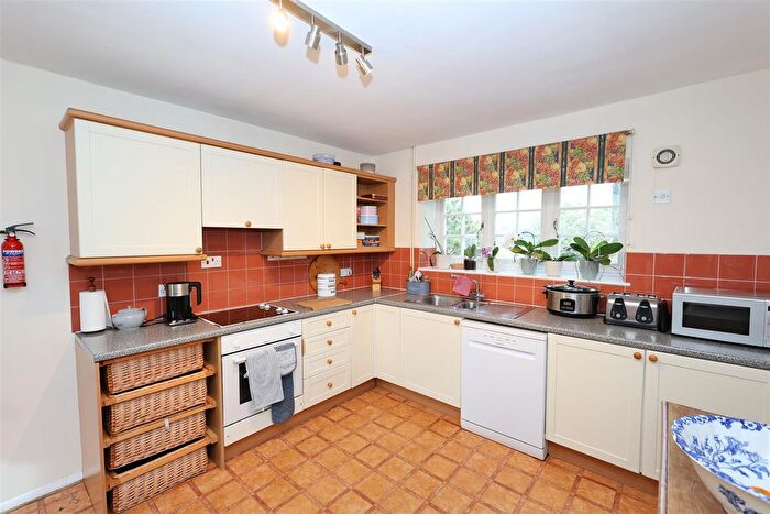 2 Bedroom Bungalow To Rent In Ovenden Road, Sundridge, Sevenoaks, TN14