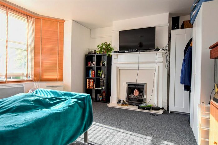 2 Bedroom Flat To Rent In Park Road, Dartford, DA1