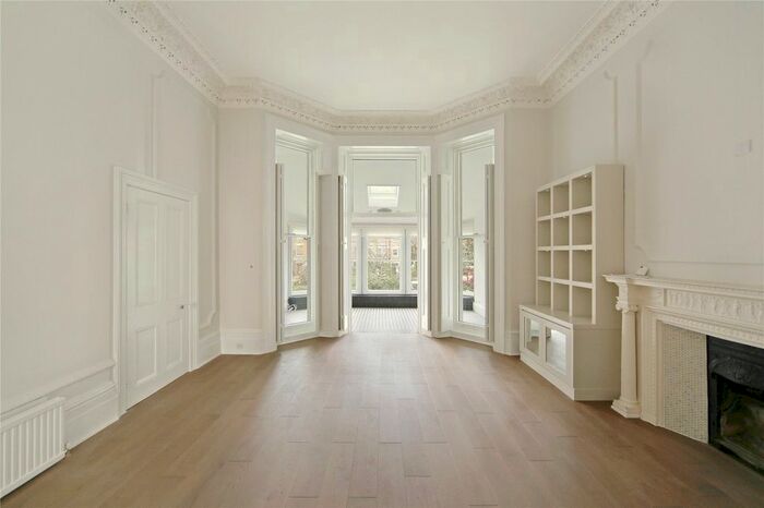 4 Bedroom Flat To Rent In Holland Park, Kensington, London, W11