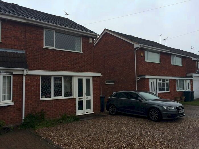 2 Bedroom Semi-Detached House To Rent In Dale End Close, Hinckley LE10