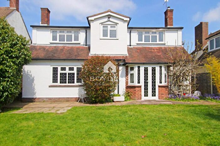 3 Bedroom Detached House To Rent In De Vere Road, Lexden, Colchester, CO3