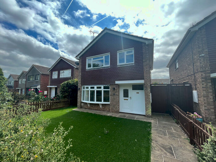 3 Bedroom Detached House To Rent In Bramfield Road East, Rayleigh, SS6