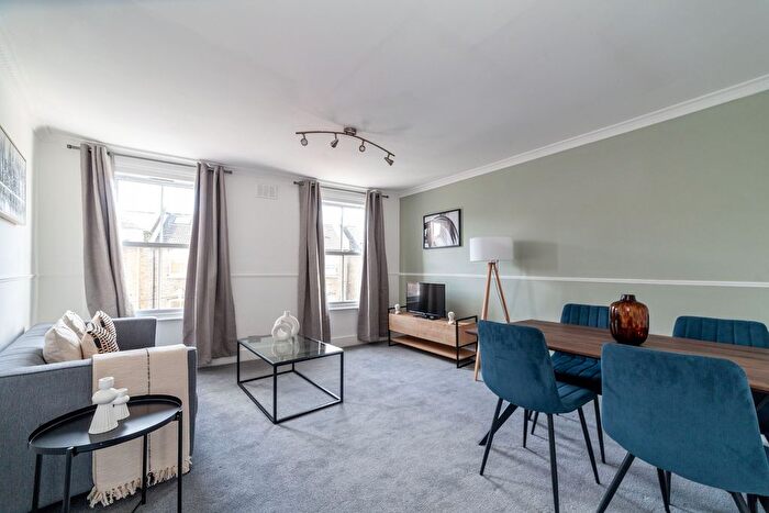 2 Bedroom Flat To Rent In Friary Road, London, SE15