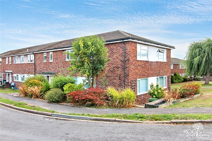 2 Bedroom Maisonette For Sale In Wyndham Road, Newbury, Berkshire, RG14
