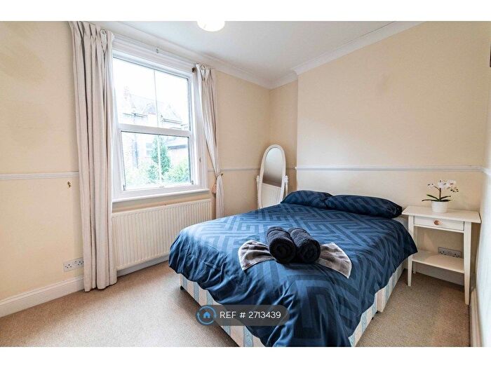 2 Bedroom Flat To Rent In Dancer Road, London, SW6