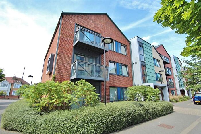 2 Bedroom Flat To Rent In Union Lane, Isleworth, TW7