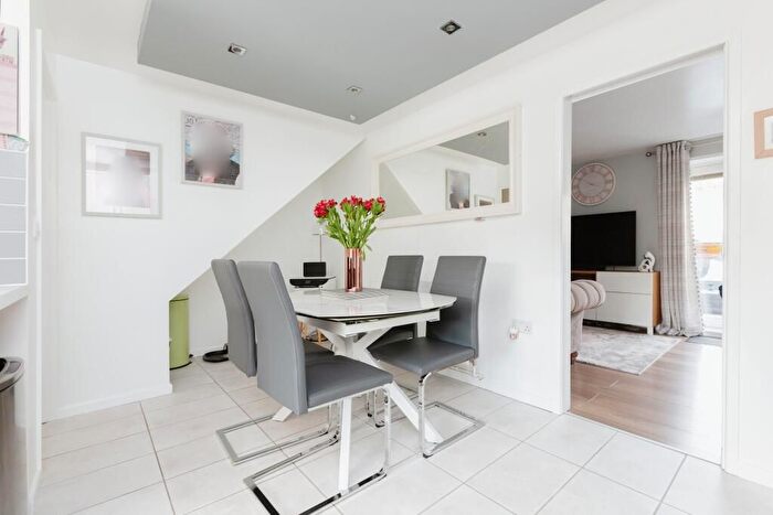 3 Bedroom Terraced House For Sale In Ellisgill Court, Milton Keynes, MK13