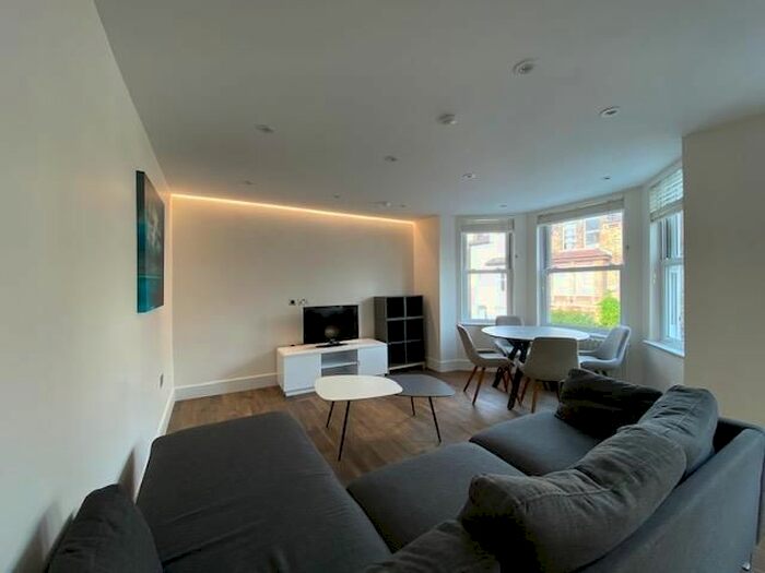 1 Bedroom Flat To Rent In Lammas Park Road, Ealing, W5