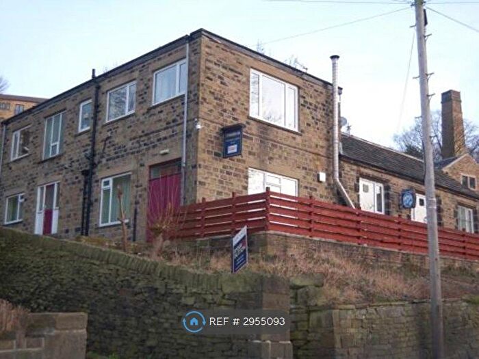3 Bedroom Flat To Rent In Dunford Road, Holmfirth, HD9