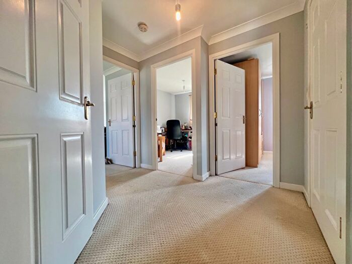 2 Bedroom Flat For Sale In Tovey Crescent, Plymouth, PL5