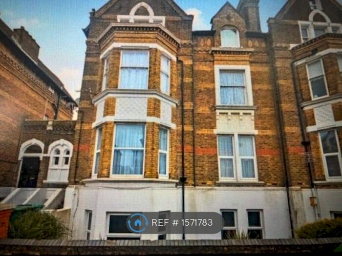 2 Bedroom Flat To Rent In Ingles Road, Folkestone, CT20