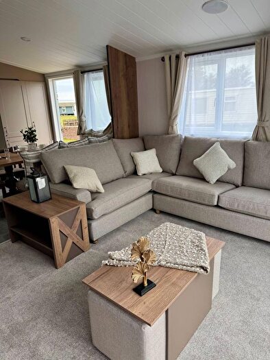 2 Bedroom Mobile/park Home For Sale In Eyemouth Road, Coldingham, Eyemouth, TD14