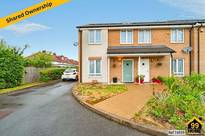 4 Bedroom End Of Terrace House For Sale In Glenister Gardens, Middlesex, UB3
