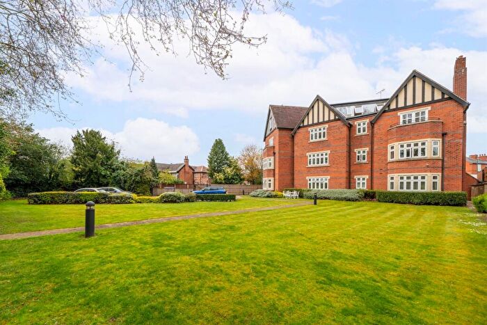 2 Bedroom Apartment To Rent In Victoria Embankment, NG2