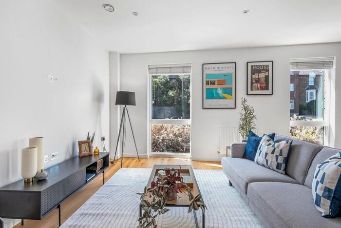 3 Bedroom Flat To Rent In St Faiths Road, Dulwich, SE21