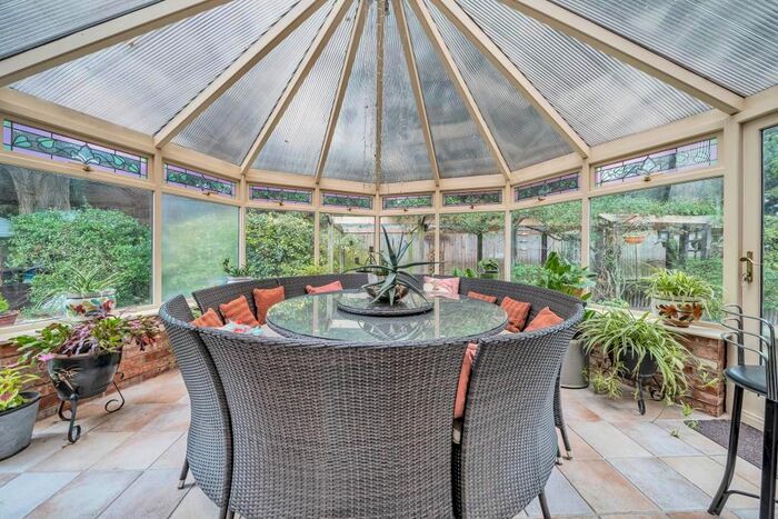 5 Bedroom Detached House For Sale In Maidenhead, Berkshire, SL6