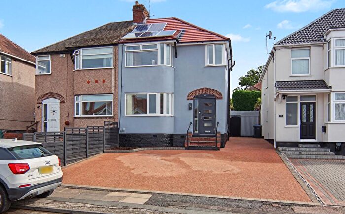 3 Bedroom Semi-Detached House For Sale In Byfield Road, Coventry, CV6