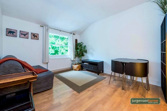 1 Bedroom Flat To Rent In Loftus Road, Shepherds Bush, London, W12