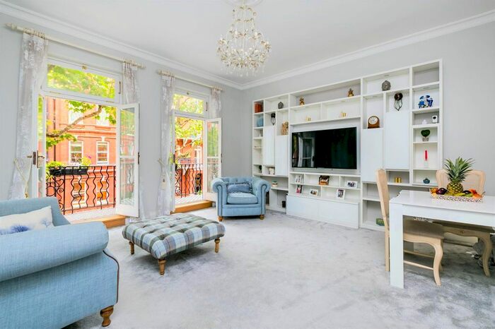 2 Bedroom Flat To Rent In Earl's Court Square, Earls Court, SW5