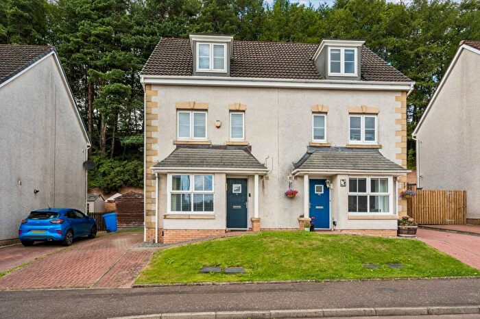 4 Bedroom Semi-Detached House For Sale In Singers Place, Dennyloanhead, FK4