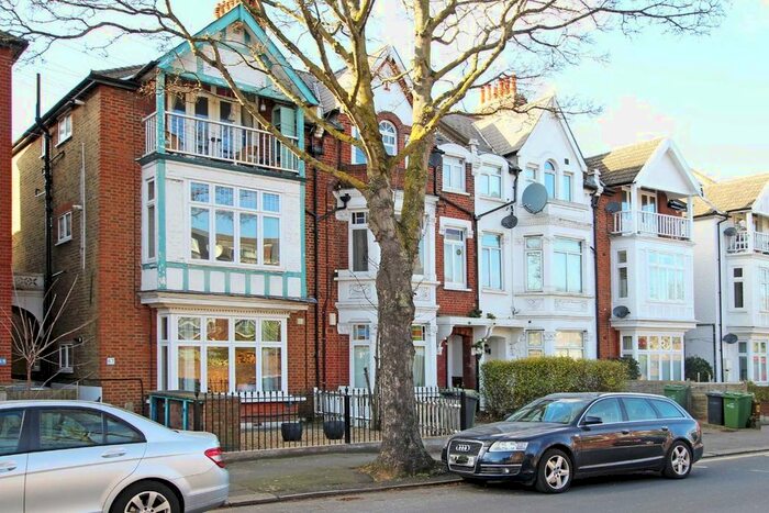 2 Bedroom Flat To Rent In Thornton Avenue, London, SW2