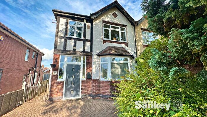 3 Bedroom Semi-Detached House For Sale In Berry Hill Road, Mansfield, NG18