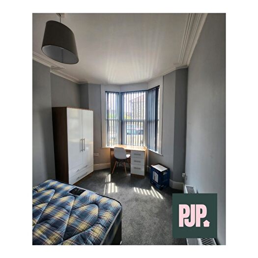 4 Bedroom Semi-Detached House To Rent In Clarence Road, Bristol, BS16