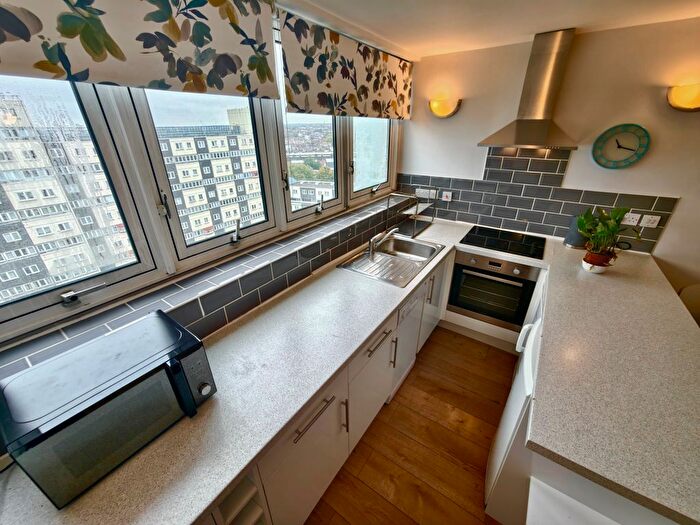 3 Bedroom Flat To Rent In Charlotte Despard Avenue, London, SW11