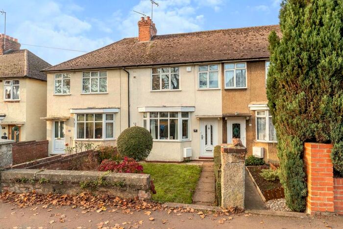 3 Bedroom House To Rent In Ruscote Avenue, OX16